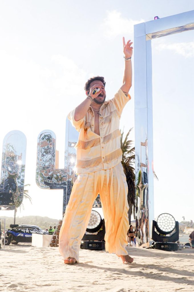 Matheus Fernandes grava DVD “Fala Meu Nome” com participações de Menos é Mais, Hugo & Guilherme, Felipe Amorim e Kevin O Chris