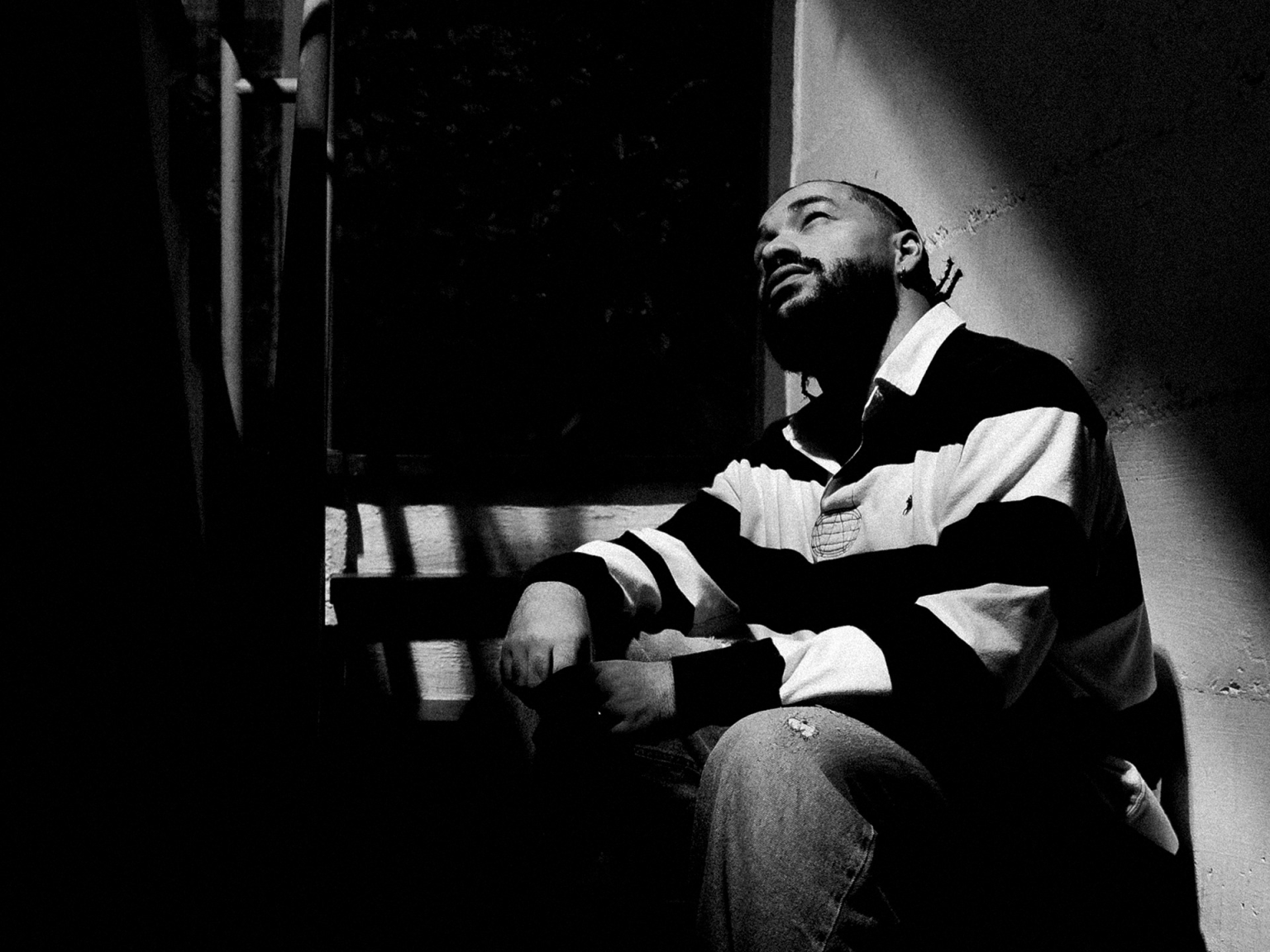 Asaph transforma filosofia em rap no novo single “Imperativo Categórico”
